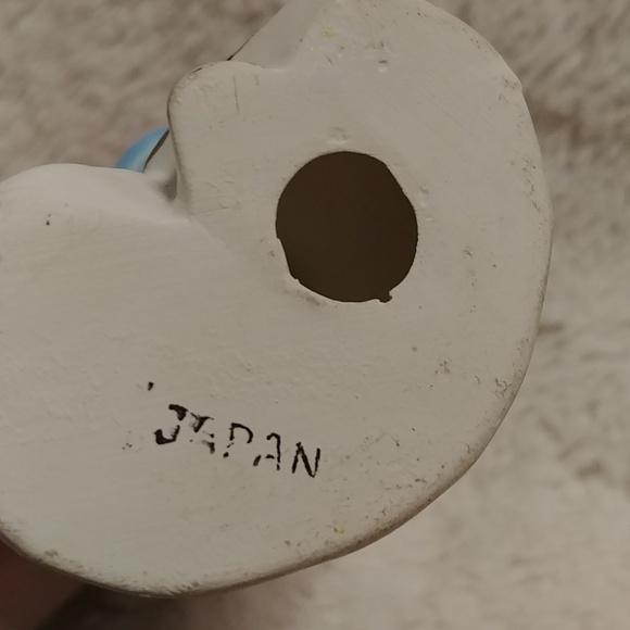 Japanese Porcelain Lady with Lantern - Picture 7 of 10